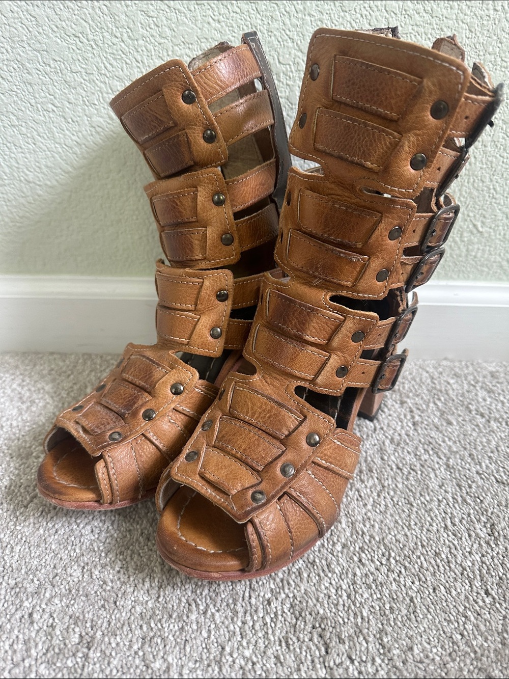 LIKE NEW FREEBIRD Zane Women’s Gladiator Sandals